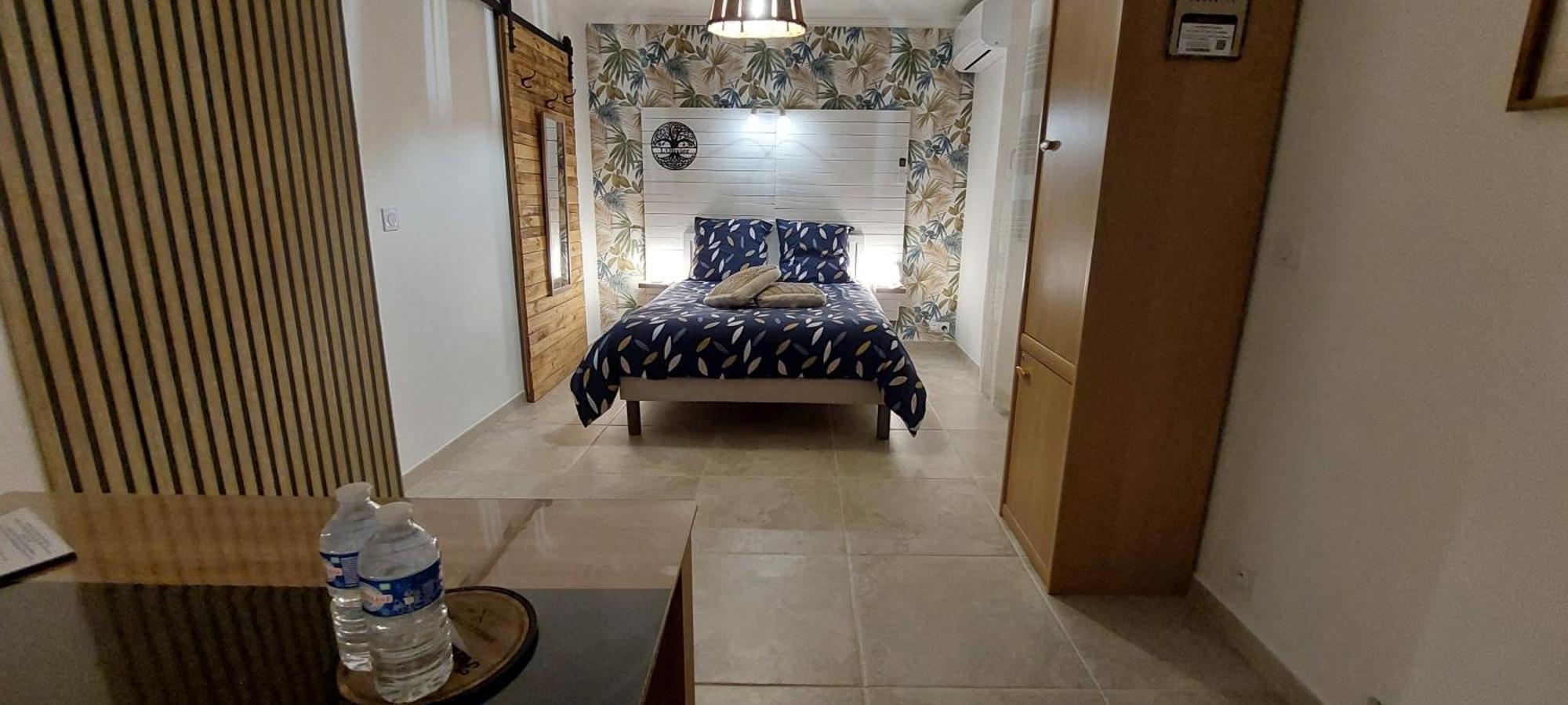 Gite De L'Olivier, Classe, Climatise, Jardin Avec Parking Gratuit Devant Le Logement Et A 5 Minutes Du Centre-Ville A Pied LʼIsle-sur-la-Sorgue 외부 사진